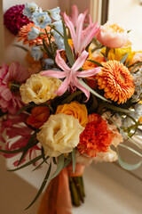 Bouquet de fleurs colorées © lorabarra