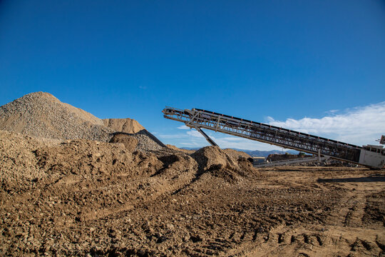 Conveyor Belt for rock crushing at a construction site