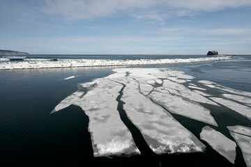 Drift ice in the offing of the Abashiri port, Hokkaido, Japan  © Khun Ta
