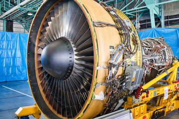 航空機用のジェットエンジン