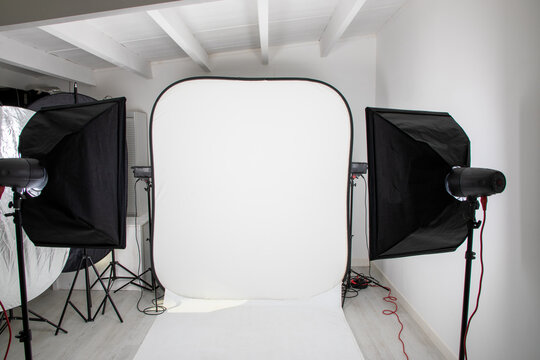 studio photo Interior of modern white room with professional equipment