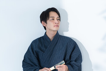 和装をした日本人男性