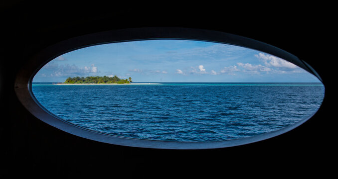 Small island in Ari Atoll, Maldives