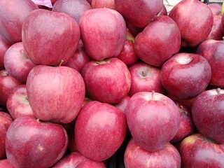 red apples background