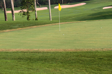Obraz premium Putting green at a golf course..