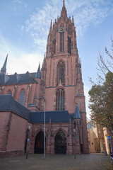 Fototapeta na wymiar Imperial Cathedral, or Kaiserdom in Frankfurt, Germany.