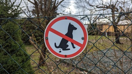 Hunde dürfen hier nicht kacken