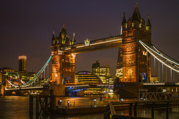 Obraz premium tower bridge at night