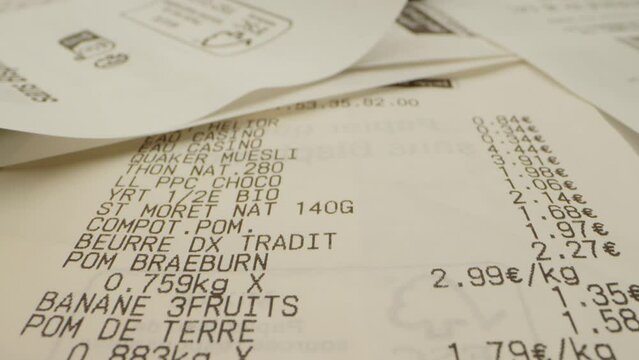 lecture d&eacute;taill&eacute;e d'un ticket de caisse de magasin en fran&ccedil;ais jusqu'au total