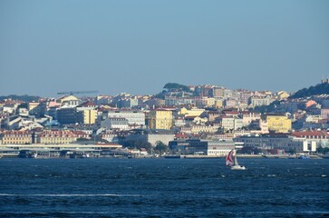 Vista de Lisboa desde Almada, Portugal