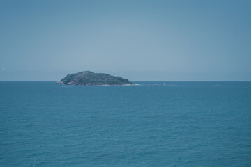 Fototapeta na wymiar island in the sea