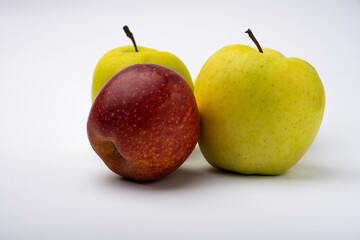 Ripe apple isolated on white background. a bunch of apples