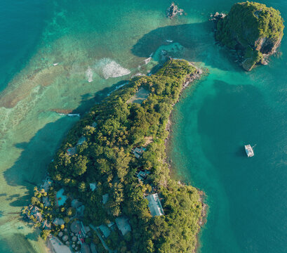 aerial view of island © Sfnkn_
