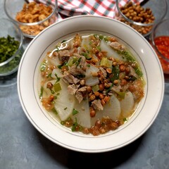 A bowl of freshly prepared vegetable soup (Soto Bandung, an ideal meal for healthy eating and wellbeing.