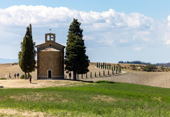 Fototapeta premium Capella Di Vitaleta in countryside between San Quirico and Pienza in Val d Orcia Tuscany. Italy