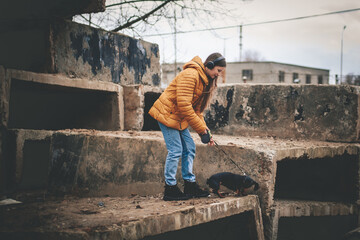 Russia's invasion of Ukraine, request for help from world community The girl saved the dog