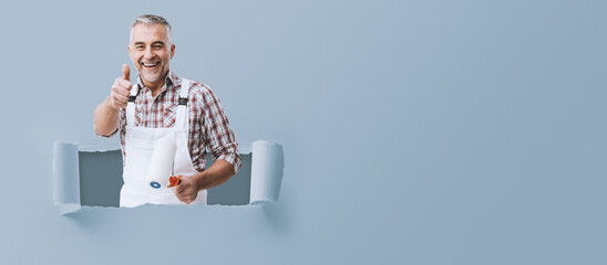 Painter giving a thumbs up © stokkete