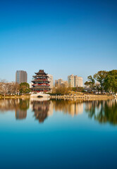 Fototapeta na wymiar Chinese architecture in the park