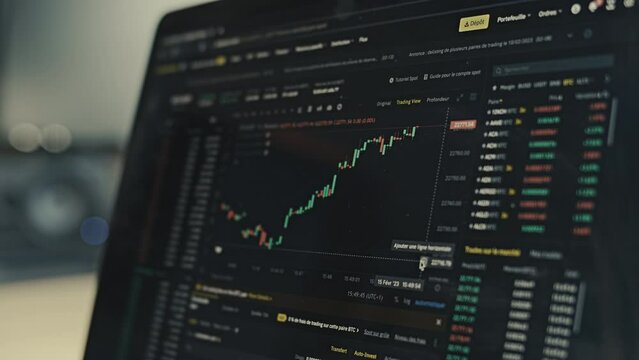 btc, bitcoin, crypto, monnaie, bourse, trading, blanc, or, finance, argent, devise, argent liquide, banque, m&eacute;tal, euro, dollar, affaires, bancaire, &eacute;conomique, richesse, change, europe, fond