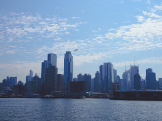 Fototapeta na wymiar 船上からのマンハッタンの景色