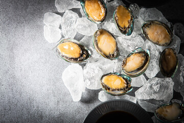 abalone
shellfish
clam
seafood
aquatic products
Abalone dish
fresh
Seaweed