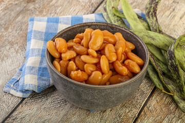White bean in tomato sauce