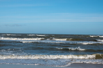 Fototapeta na wymiar Morze,fala,sztorm,plaża chłapowo