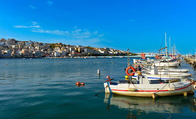 Fototapeta na wymiar Fischerhafen von Sitia, Ostkreta, Griechenland