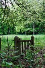 portail de clôture d'un champs