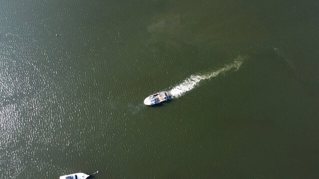 Dredging clamming boat