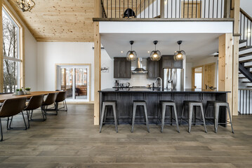 Winter cottages in remote area Quebec, Canada, log house with sauna, SPA, bedrooms, pool, living room, messanine, kitchen and bathrooms
