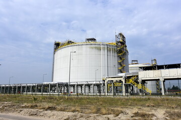 Terminal LNG, magazyn gazu ziemnego, Gazoport Świnoujście - obrazy, fototapety, plakaty
