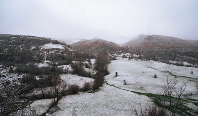 Fototapeta na wymiar snow covered in tne mountains
