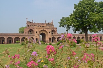 Obraz premium boundary wall of The Sarai of Nurmahal, Punjab