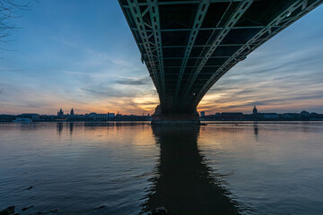 Sonnenuntergang in Mainz am Rhein