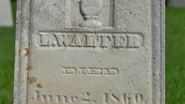 close up of the Grave of the Money digger from the 1800s named Luman Walters who is tied to some of the Money digging stories of Joseph Smith Jr. in upstate New York.