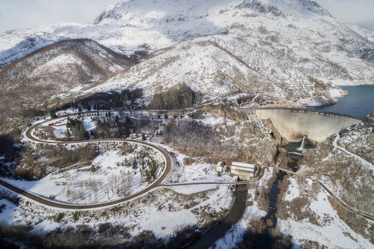 Reservoir with dam in winter, Crimenes, Castile and Leon, Spain