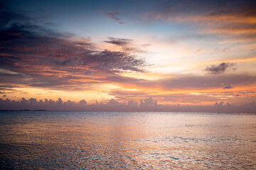 Fototapeta na wymiar amazing sunset on the sea tropical beach