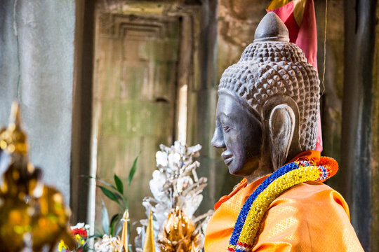 Statue of Shiva at ancient Angkor Wat temple, Siem Reap, Cambodia