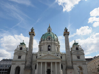 Fototapeta na wymiar Karlskirche church in Vienna