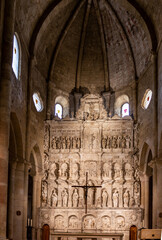 Main altarpiece of the church of the monastery of Poblet, Tarragona, Spain © Manoli Pérez