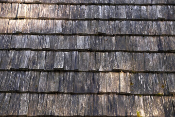 The roof of the roof is made of wooden planks