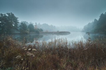 Moorsee im Morgengrauen