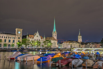 Obraz premium Zurich Switzerland, night city skyline at Fraumunster Church and Munster Bridge