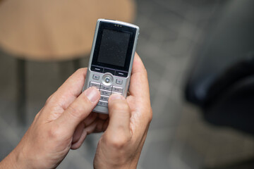 Thumb texting with old retro phone