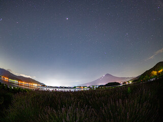 富士山と星空とラベンダー