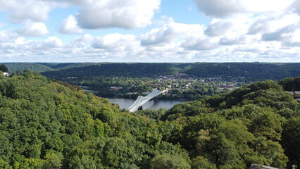 Fototapeta na wymiar The Sewickley Bridge spans the Ohio River in Pittsburgh, PA