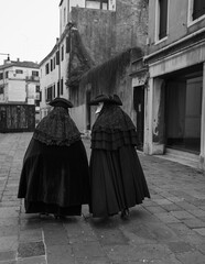 Naklejka premium people wearing costumes during the Venice carnival in Italy