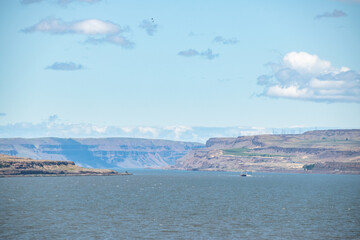 Fototapeta premium High Desert Hills Curving Around the Columbia River in the Columbia Gorge in Eastern Oregon