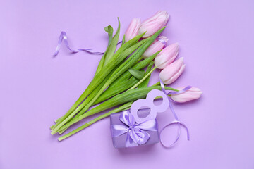 Naklejka premium Bouquet of beautiful tulip flowers and gift for Women's Day celebration on lilac background. Women's Day celebration